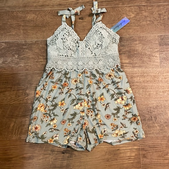 Romper - Picture 1 of 2